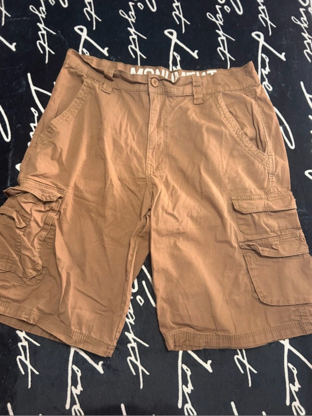 Men's Cargo Shorts in Tan with Utility Pockets